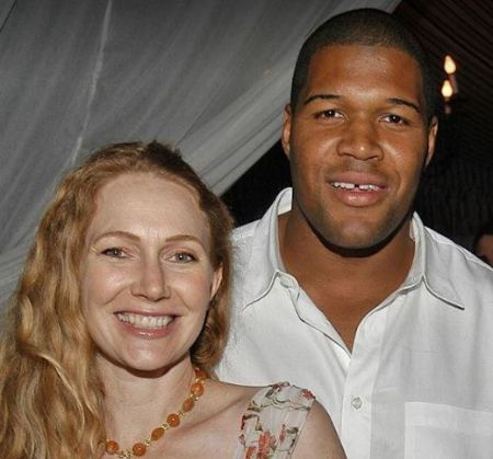 El exjugador de la NFL, Michael Strahan, y su exesposa, Jean Strahan, se conocieron en una tienda de productos para el cuidado de la piel en Manhattan, Nueva York.
