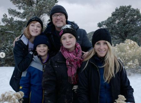   Heather Helm con su esposo Matthew Lillard y sus hijos