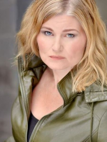   Ren Kennedy, ex cantante di coro e ora attrice.