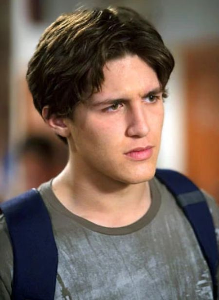 Chasen Joseph Schneider es actor.