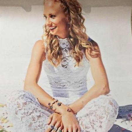   Elizabeth Montana ist ein Model.