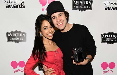  David Dobrik e sua ex-namorada Liza Koshy