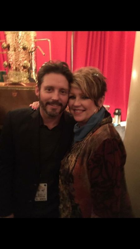 Elisa Gayle Ritter con su hijo Brandon Blackstock