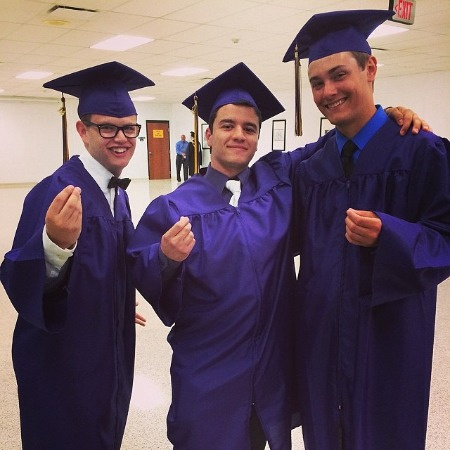  Billy Garoppolo es graduado universitario