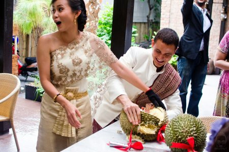   Mark Wiens e la moglie durante il loro matrimonio