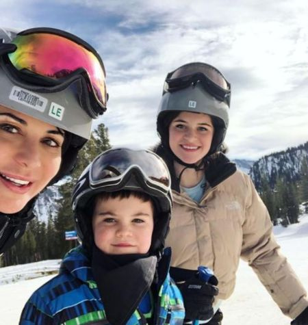 Adam teve um filho e uma filha com Bell