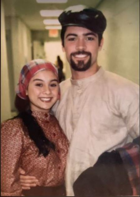 Lilly Pino, a esposa do ator Danny Pino da CBS Cold Case fez um teatro com o marido quando ambos estavam na faculdade