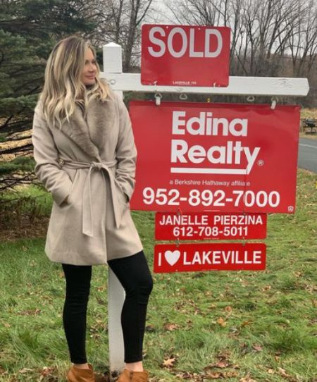   Janelle Pierzina è oggi un'agenzia immobiliare orgogliosa