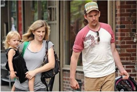 Clementine Jane Hawke con sus padres