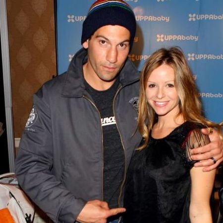 Erin Angle, nativa de Pensilvania con su esposo, Jon Bernthal.