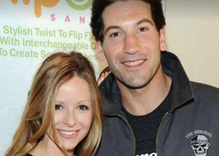 Una ex enfermera de la Universidad de George Town, Erin Angle con su esposo, Jon Bernthal, actor de The Punisher.