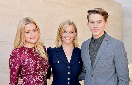 Deacon Phillippe con su madre y su hermana mayor Ava Elizabeth Phillippe.