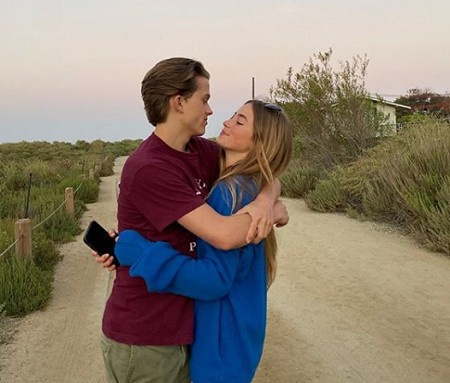 La novia de Deacon Phillippe, Marine. Están saliendo desde hace bastante tiempo.