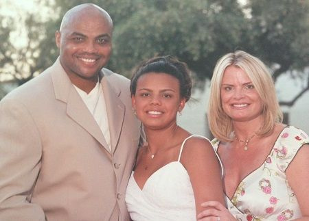 Christiana Barkley con su familia.