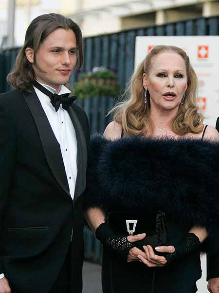 Dimitri Hamlin e sua mãe Ursula Andress