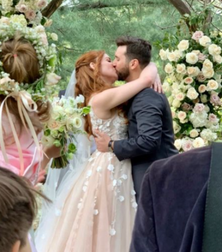 Paige Howard caminó por el altar con Tim Abou-Nasr el 1 de mayo de 2022