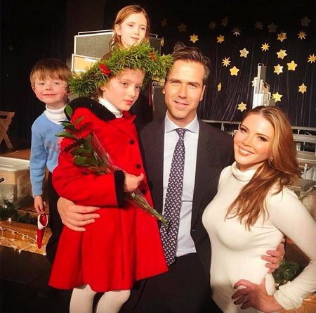   Trish e il marito James hanno tre figli.