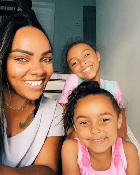 Shayanna Jenkins y sus dos hijas