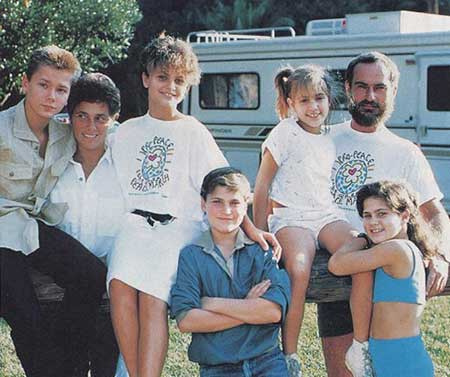 Fundo Jodeano's father with her step-mother and half-siblings