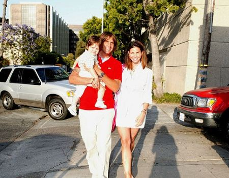 Donovan Charles Hardy com sua mãe e seu pai.