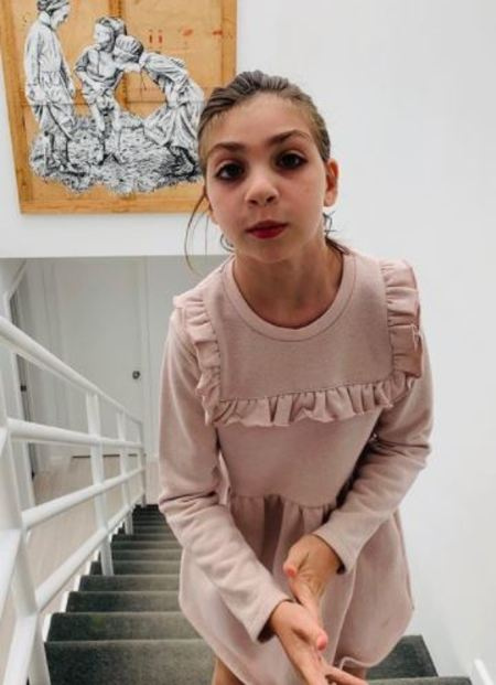 Davian Adele Grant es la hija de Jennifer Grant y su ex novio, Arthur Page.