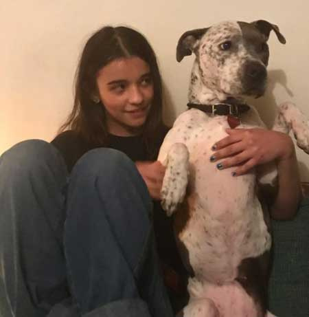 Eva Chambers é uma amante de cães