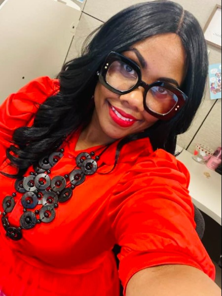   Josh Jacobs' mom Lachelle Jacob is in her 40s