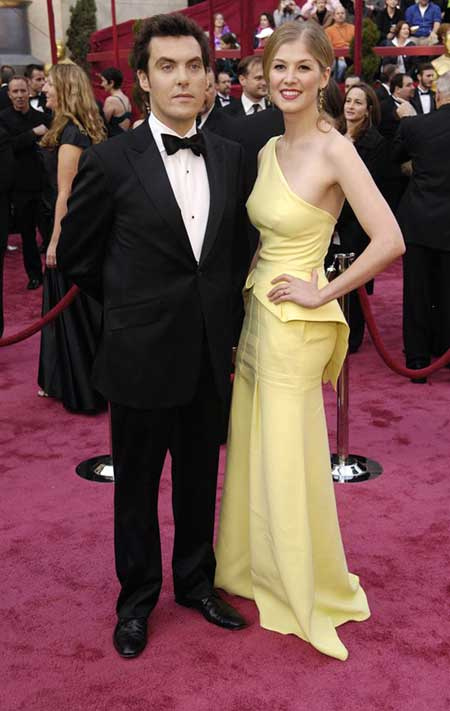   Rosamund Pike e seu ex-noivo Joe Wright