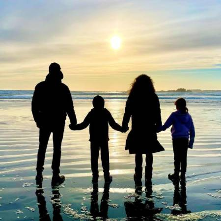   L'attore canadese Peter With His Children