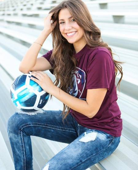 Mia Ortega jugaba fútbol en la escuela secundaria