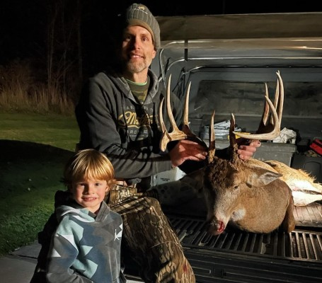   Theodore è un cacciatore.