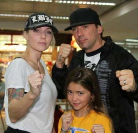 El actor Jason Frank se ha casado dos veces.