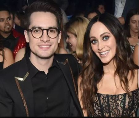 Sarah Urie foi a principal inspiração por trás do marido, Brendon Urie's album Death of a Bachelor.