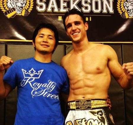 Joe Locicero é atualmente o campeão de Muay Thai Amador dos Pesos Médios da Califórnia.