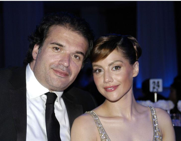 Brittany Murphy e seu marido morrem de pneumonia e anemia.