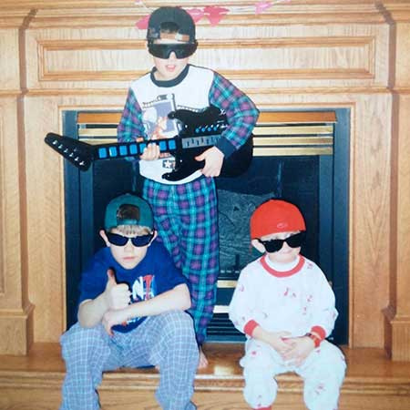 L'acteur Andrew Herr et ses frères