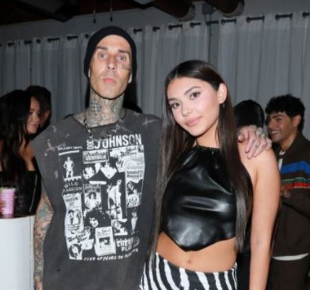 Atiana De La Hoya también es la ex-hijastra del baterista de Blink-182, Travis Barker.
