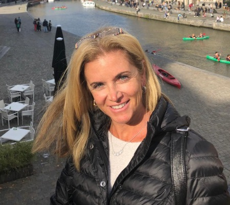   Kathy Giacalone ha attualmente circa 50 anni