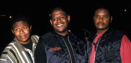   El hermano de Forest Whitaker, Kenn Whitaker, nació en Longview, Texas.