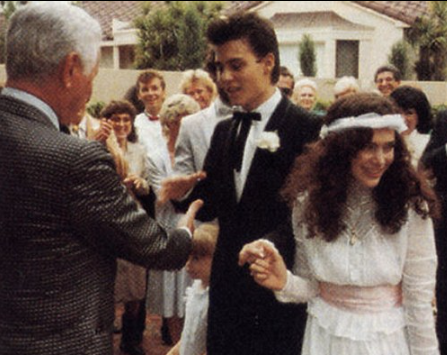 Lori Depp y Johnny el día de su boda