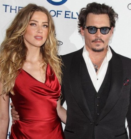 El ex esposo de Lori, Johnny Depp, tuvo una relación controvertida con Amber Heard.