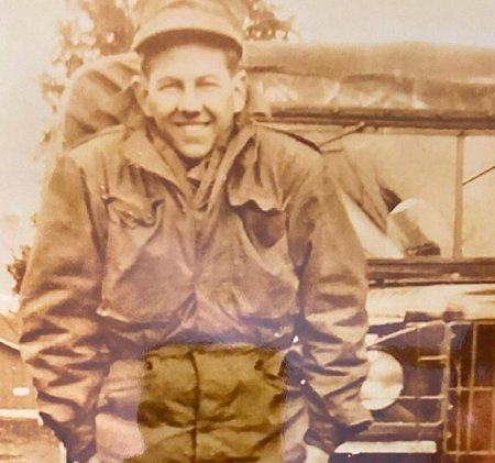 derrick chrisley's father was an American army.