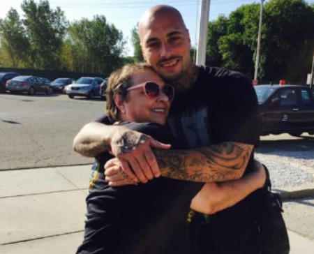   eric hartter con su madre
