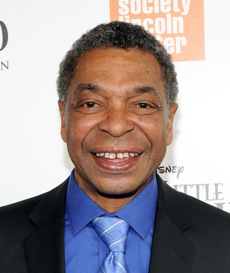   L'attore e cantante americano Samuel E. Wright.