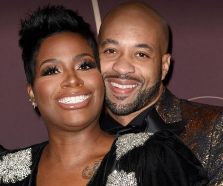   La cantante di Lose To Win, Fantasia Barrino con il marito Kendall.