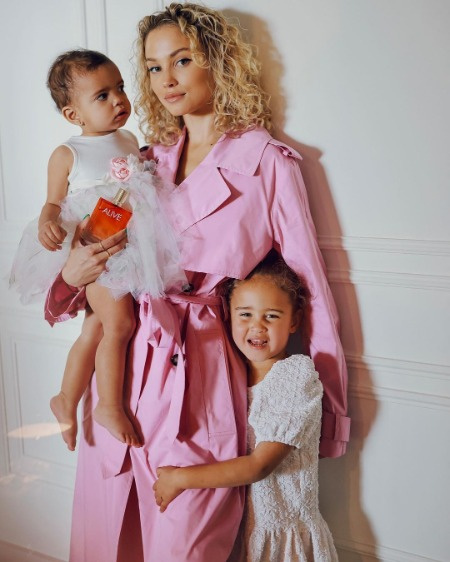   Rose Bertram ist Mutter