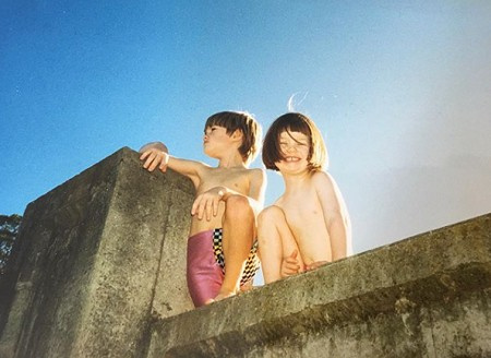 hermanos bonnie wright