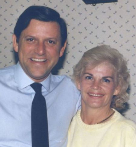 Lyle et son frère Erik ont tiré plusieurs fois sur leur père Jose à l'arrière de la tête et sur leur mère au bras, à la poitrine et au visage.