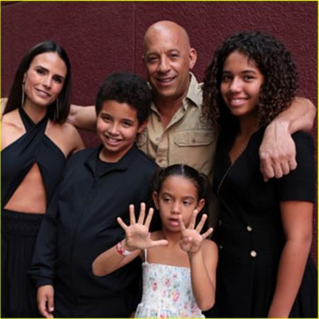 Una familia feliz, Pauline Sinclair con sus padres y hermanos