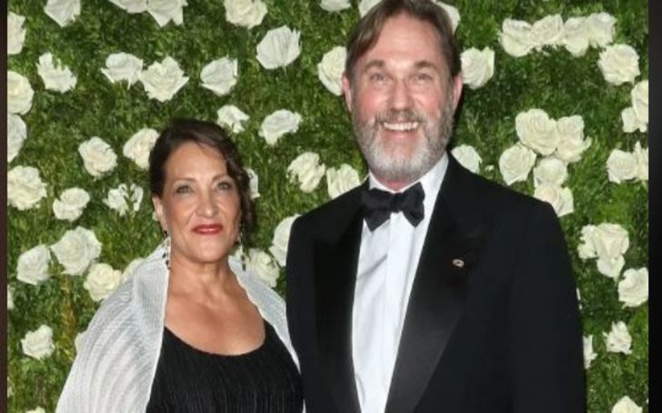 Quem é Georgiana Bischoff? Verdade não contada sobre a esposa de Richard Thomas